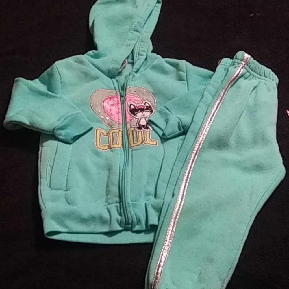 Girls sweatsuit